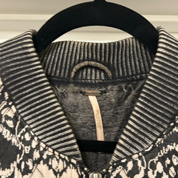 Free People quilted bomber jacket - Picture 2 of 2